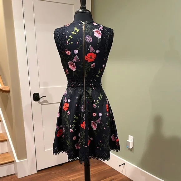 Floral Sleeveless Dress - Picture 2 of 11